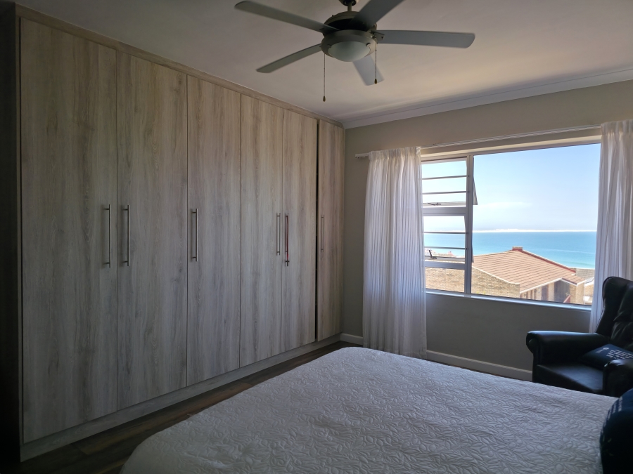 3 Bedroom Property for Sale in Wavecrest Eastern Cape